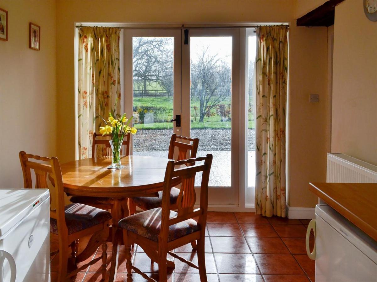 The Stables Villa Ansty  ภายนอก รูปภาพ